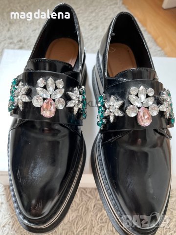 Обувки с камъни Zara, снимка 2 - Дамски ежедневни обувки - 40603462