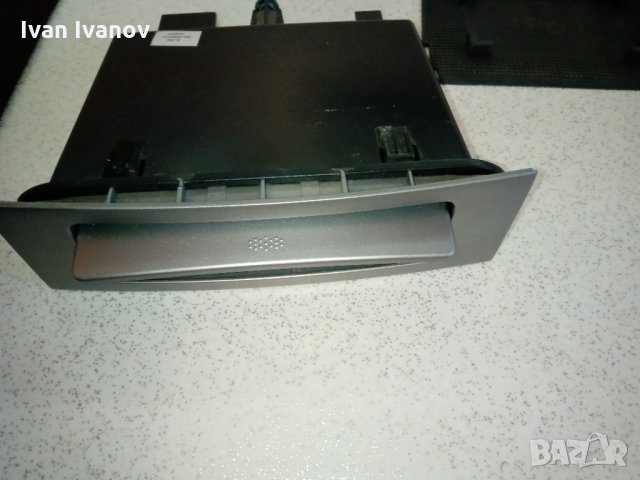 За Алфа Ромео 147 и ГТ поставка за I pod c OEM Nr. 50903187 светлосива, снимка 3 - Аксесоари и консумативи - 31655906