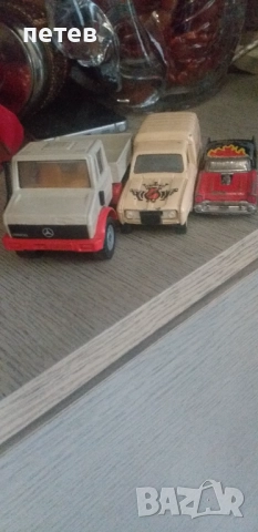 Метална количка.