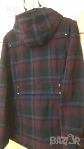 Карирано дамско/тийнеджърско зимно вълнено палто с качулка, размер S, снимка 3 - Палта, манта - 38974507