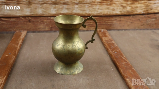 Масивна месингова ваза с дръжка!