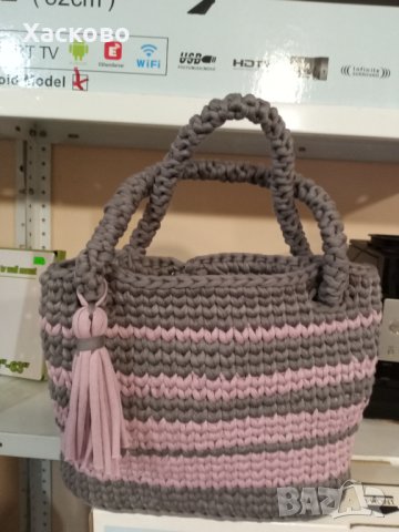 Ръчно плетени дамски чанти.Цена на брой-50лв.