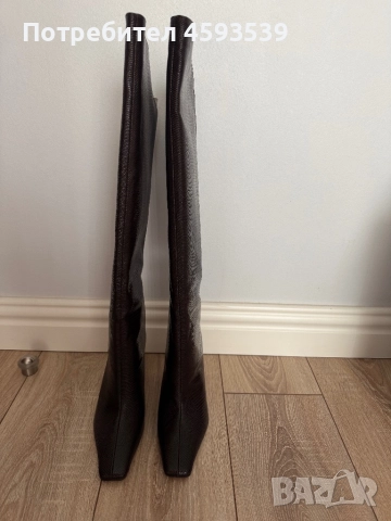 Дълги ботуши с токче от H i M 