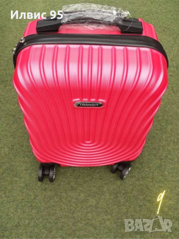 Стилен куфар с колелца за ръчен багаж с твърдо покритие 40/30/20см, снимка 2 - Куфари - 44777869