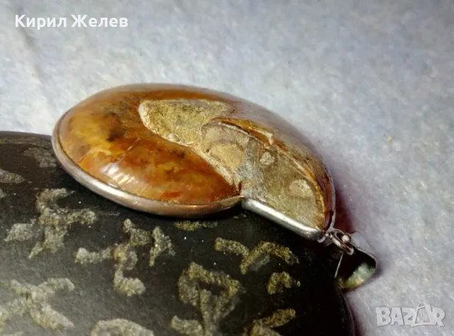 НАТУРАЛЕН ОПАЛИЗИРАН АМОНИТ в ПОСРЕБРЕН ОБКОВ Стар МЕДАЛЬОН РЪЧНА ЮВЕЛИРНА АРТ РАБОТА ПОЛИРАН 48807, снимка 3 - Антикварни и старинни предмети - 48818544