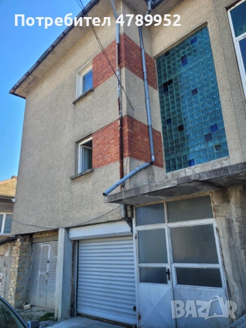 Продава се вторият етаж от къща в гр. Омуртаг на ул. „Панайот Хитов“ 6, с РЗП 250 кв.м. до центъра, снимка 2 - Етаж от къща - 54118481