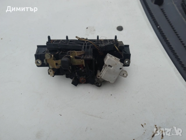 Дръжка Външна Заден Капак За Ауди А6 2000г Комби / Audi A6 2000y Combi, снимка 2 - Части - 54202782