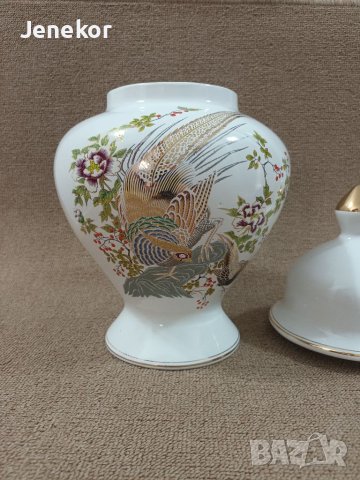 Порцеланова ваза. , снимка 4 - Антикварни и старинни предмети - 40719603