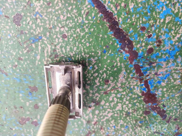 Продавам стара Самобръсначка Gillette Englad, снимка 3 - Други ценни предмети - 35609145