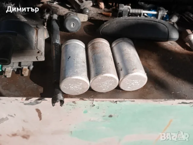 Кондензатори 5uf/380v.