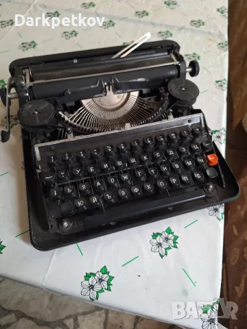пишеща машина, снимка 2 - Антикварни и старинни предмети - 50432888