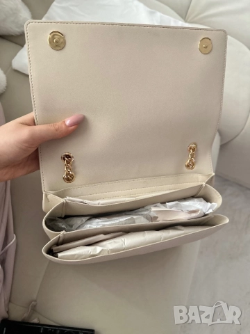 Оригинална чанта Love moschino, снимка 5 - Чанти - 51928839