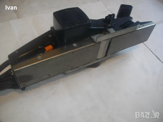 ГОЛЯМО ПРОФЕСИОНАЛНО ЕЛЕКТРИЧЕСКО РЕНДЕ 900 ВАТА 45СМ 6,0КГ AEG Старо качество ОТЛИЧНО 75мм ножове 