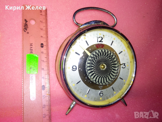 Стар РЯДЪК РЕТРО КОЛЕКЦИОНЕРСКИ МЕХАНИЧЕН БУДИЛНИК КИТАЙ РАНЕН СОЦ ФУНКЦИОНИРАЩ 40770