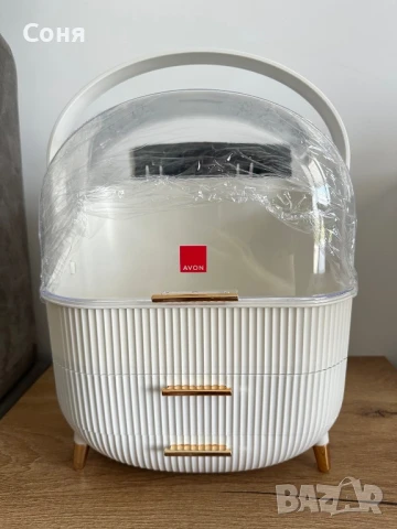 Органайзер за гримове