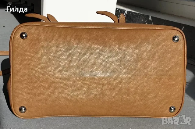 автентична чанта Prada, снимка 8 - Чанти - 56006995