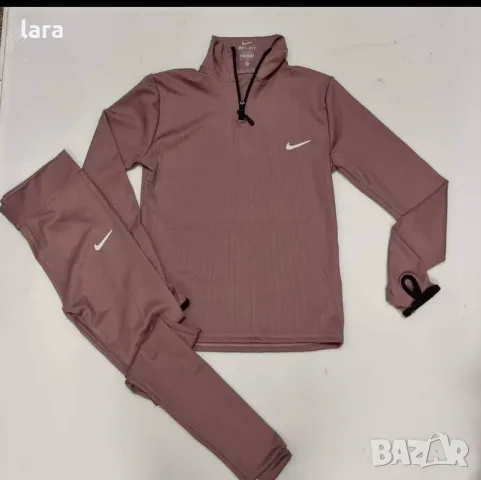 дамски екип Nike , снимка 1 - Спортни екипи - 47723405