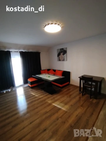 Продавам холна маса