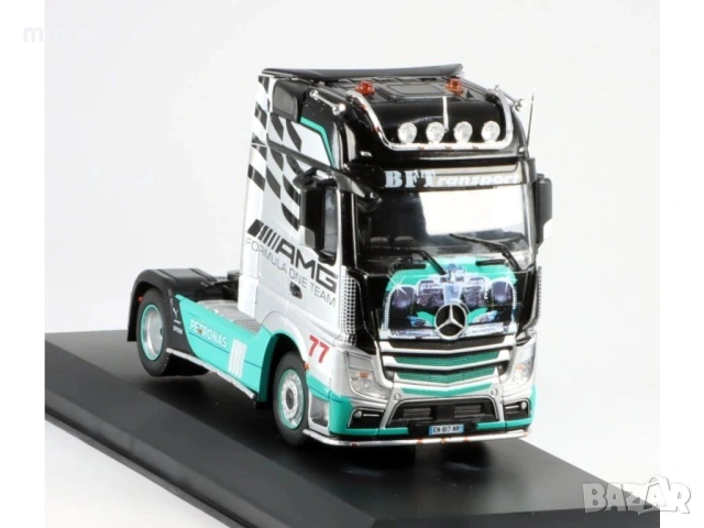 MERCEDES-BENZ Actros MP4 2012 „AMG“ влекач - мащаб 1:43 на Hachette моделът е нов в блистер, снимка 4 - Колекции - 54041050
