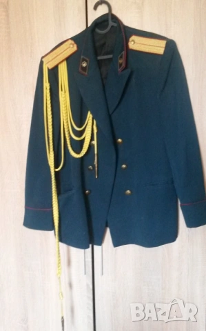 Стара военна униформа, куртка, с още 2 пагона и 1 ръкавица, снимка 2 - Антикварни и старинни предмети - 54193428