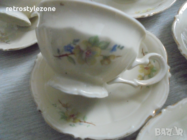 № 8312 Стар порцеланов сервиз Bavaria – чаши и чинийки с цветен декор , снимка 3 - Други ценни предмети - 51947713