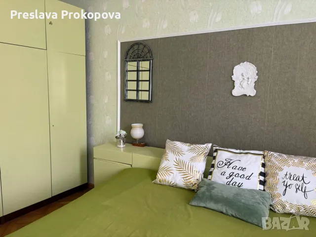 Просторен 4-стаен апартамент в центъра – срещу пощата! Тухла, гараж, 2 мази и дизайнерско винтидж об, снимка 6 - Апартаменти - 50359094