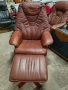 Relax кресло с отоманка от естествена кожа , снимка 1