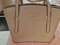Чисто нова чанта на Guess 1981 в бежов цвят, снимка 3