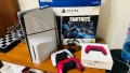 PS5 console и два джойстика, снимка 1
