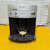 Кафе автомат Delonghi Magnifica  ESAM 3200, снимка 9 - Кафемашини - 44747200