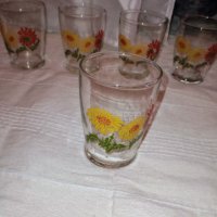 Ретро комплект стъклени чаши., снимка 1 - Антикварни и старинни предмети - 40536396