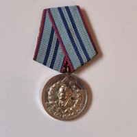 Медал За 15 г. Вярна Служба на народа КДС , снимка 1 - Антикварни и старинни предмети - 42756150