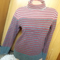 Сиво-бяло памучно дебело поло на червено райе М, снимка 1 - Блузи с дълъг ръкав и пуловери - 35052137