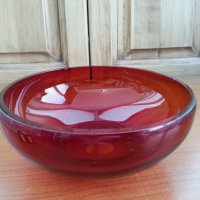Стъклена червена купа фруктиера , снимка 1 - Антикварни и старинни предмети - 37488363