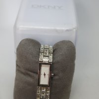Дамски часовник с кристали DKNY NY3971, снимка 5 - Дамски - 44371930