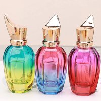 Празни стилни бутилки за отливане на парфюм 30мл/50мл разноцветни готин дизайн, снимка 2 - Унисекс парфюми - 44184748