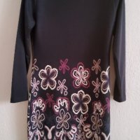 Тъмносиня рокля с флорални мотиви, снимка 1 - Рокли - 37802312