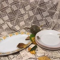 Порцеланови чинии и плато с есенни мотиви, снимка 4 - Сервизи - 38572505