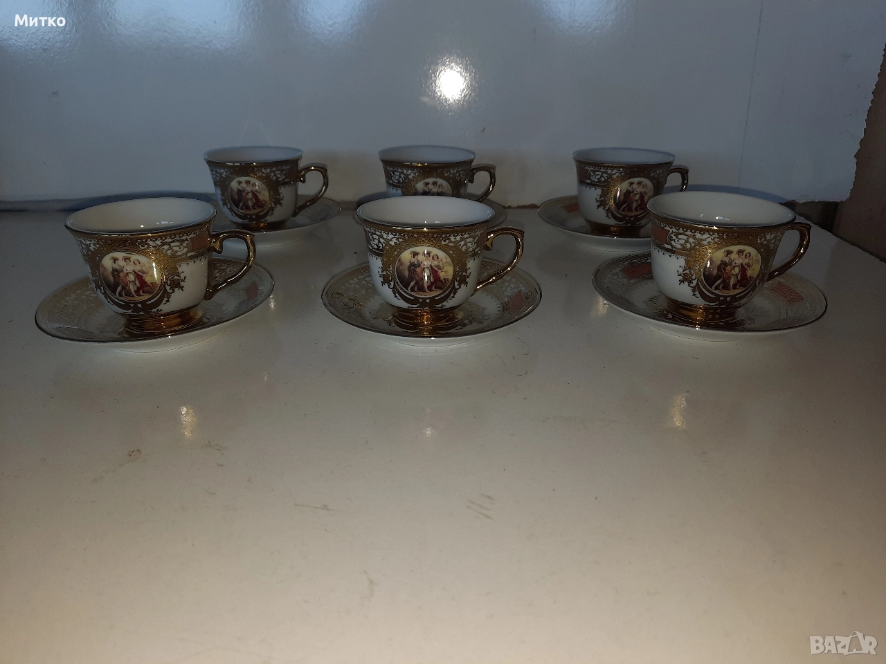 Луксозен сервиз за кафе от фин порцелан ръчно рисуван със златен кант, снимка 1
