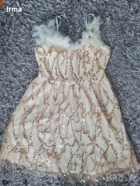 Разкошна рокля с естествени пера., снимка 1