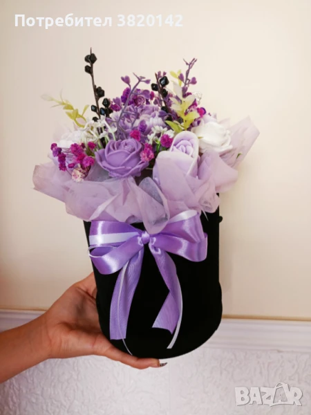 Подаръчна кутия с ароматни сапунени цветя , снимка 1