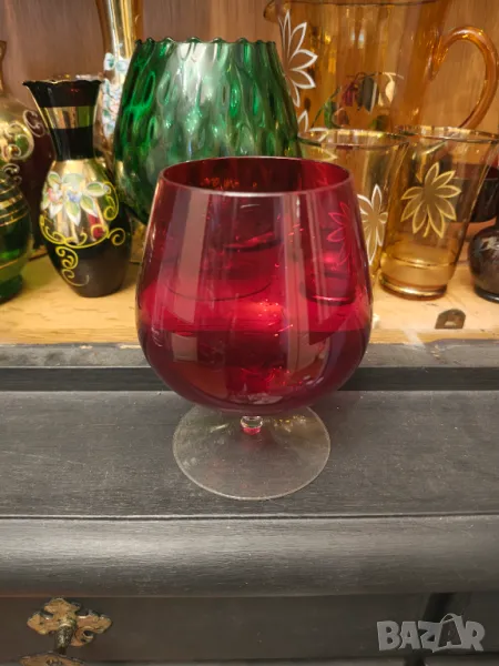 Ваза ниска тип чаша италианска фин червен  кристал , снимка 1