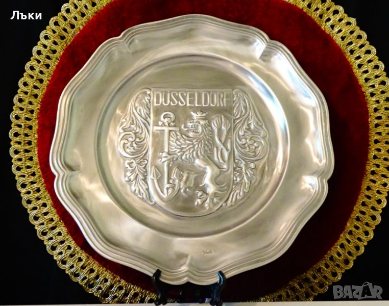 Чиния за стена,пано от калай с Лъв,котва,герб. , снимка 1