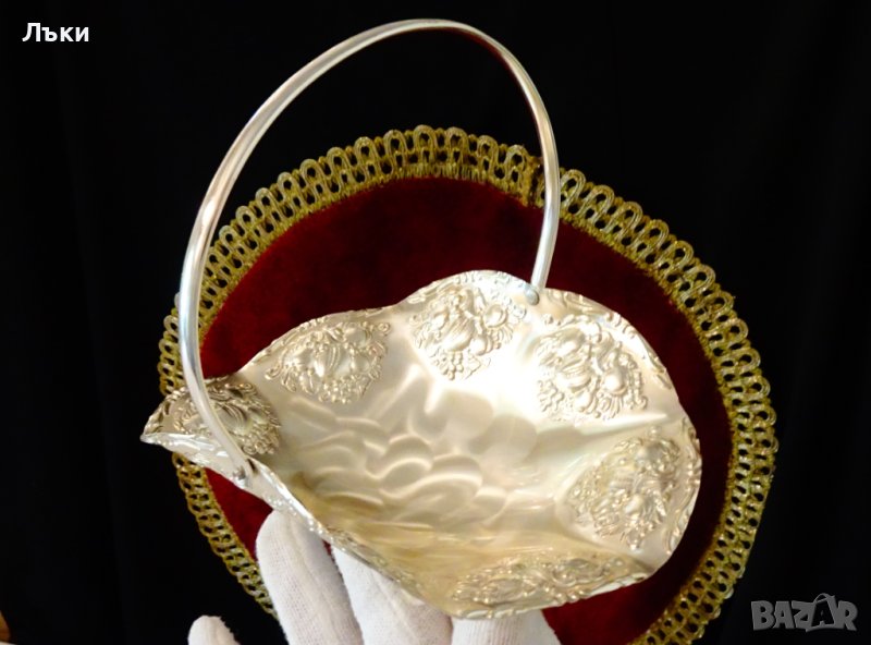 Посребрена бонбониера,релефни плодове. , снимка 1