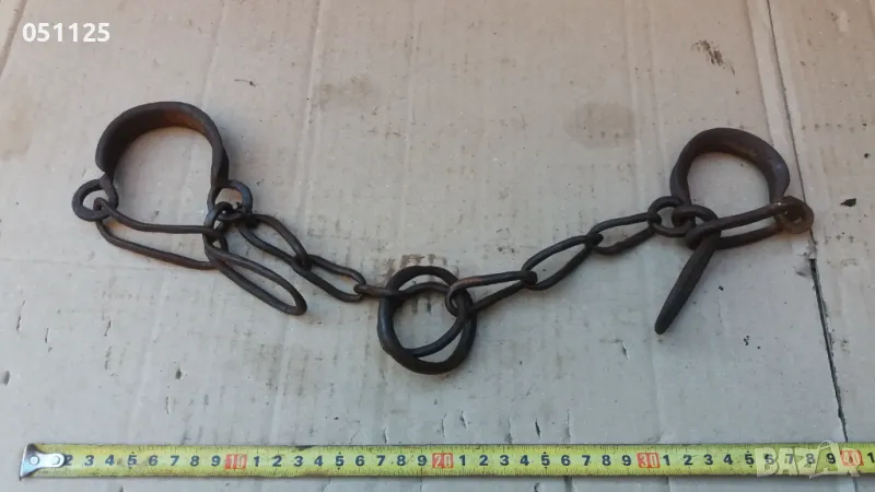 масивни ковани възрожденски окови, белезници, пранги , снимка 1