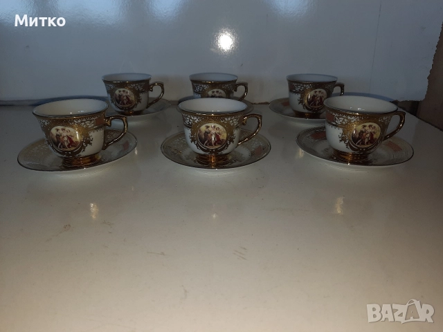 Луксозен сервиз за кафе от фин порцелан ръчно рисуван със златен кант
