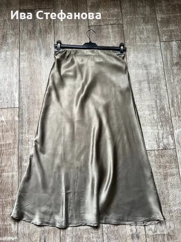 Нова дълга маслено зелена течно злато  елегантна пола тип русалка сатен сатенена, снимка 4 - Поли - 49874961