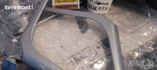 оригинална стойка от телевизор Thomson модел 55UE6400