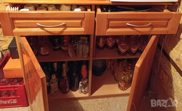 Кухненски Шкаф бюфет Масив Череша, снимка 2 - Шкафове - 51026950