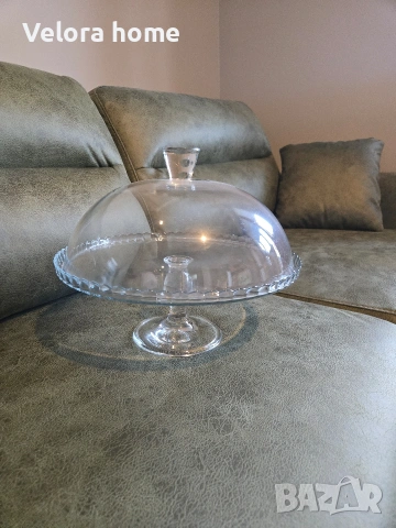 Стъклена поставка с купол за торта 